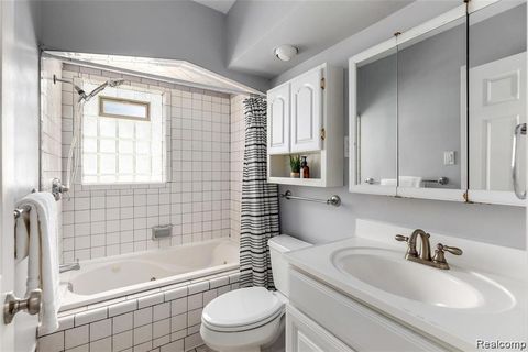 Tiny photo for 2633 N Wilson Avenue, Royal Oak City, MI 48073 (MLS # 20261040693)