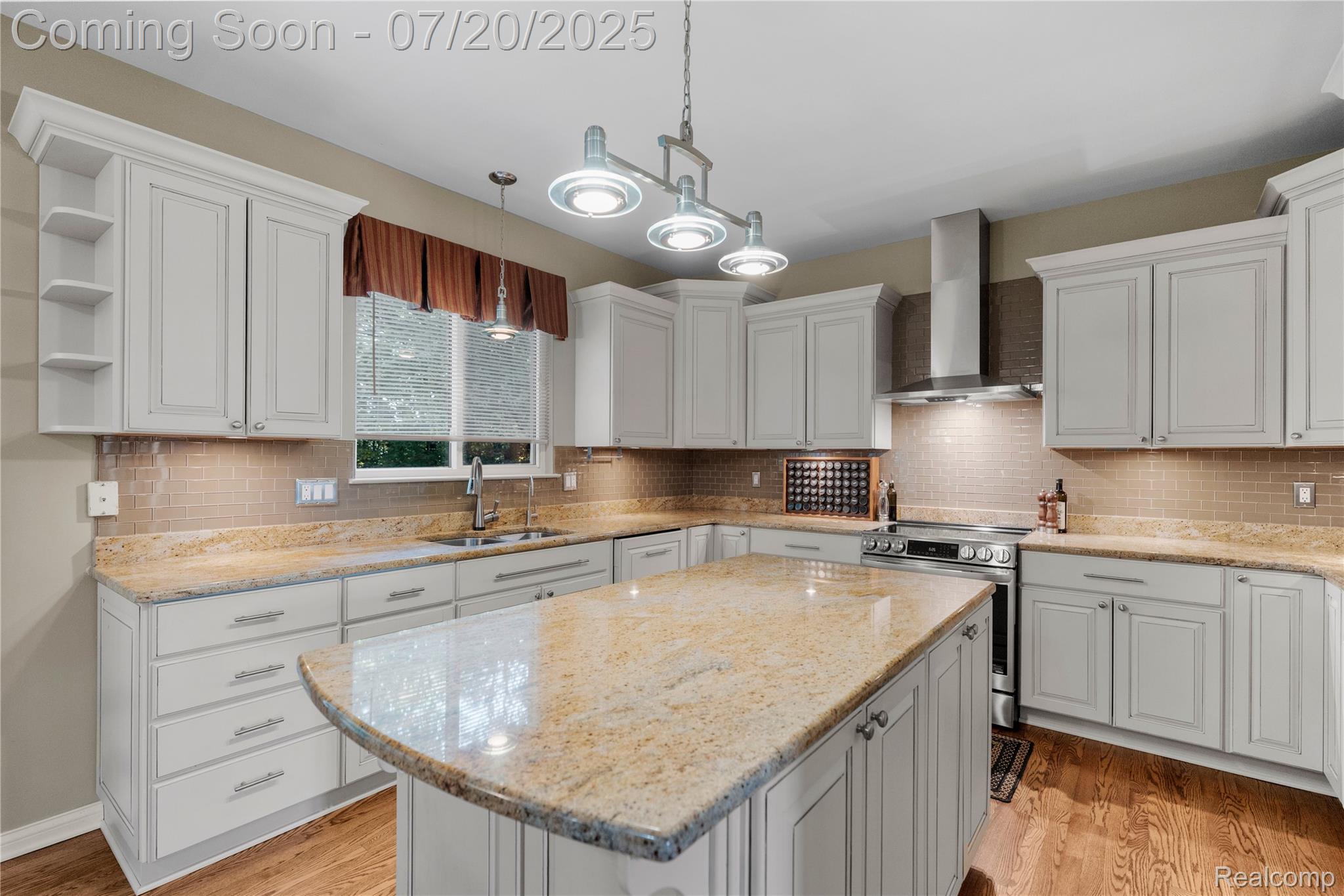 9589 Wellington Court