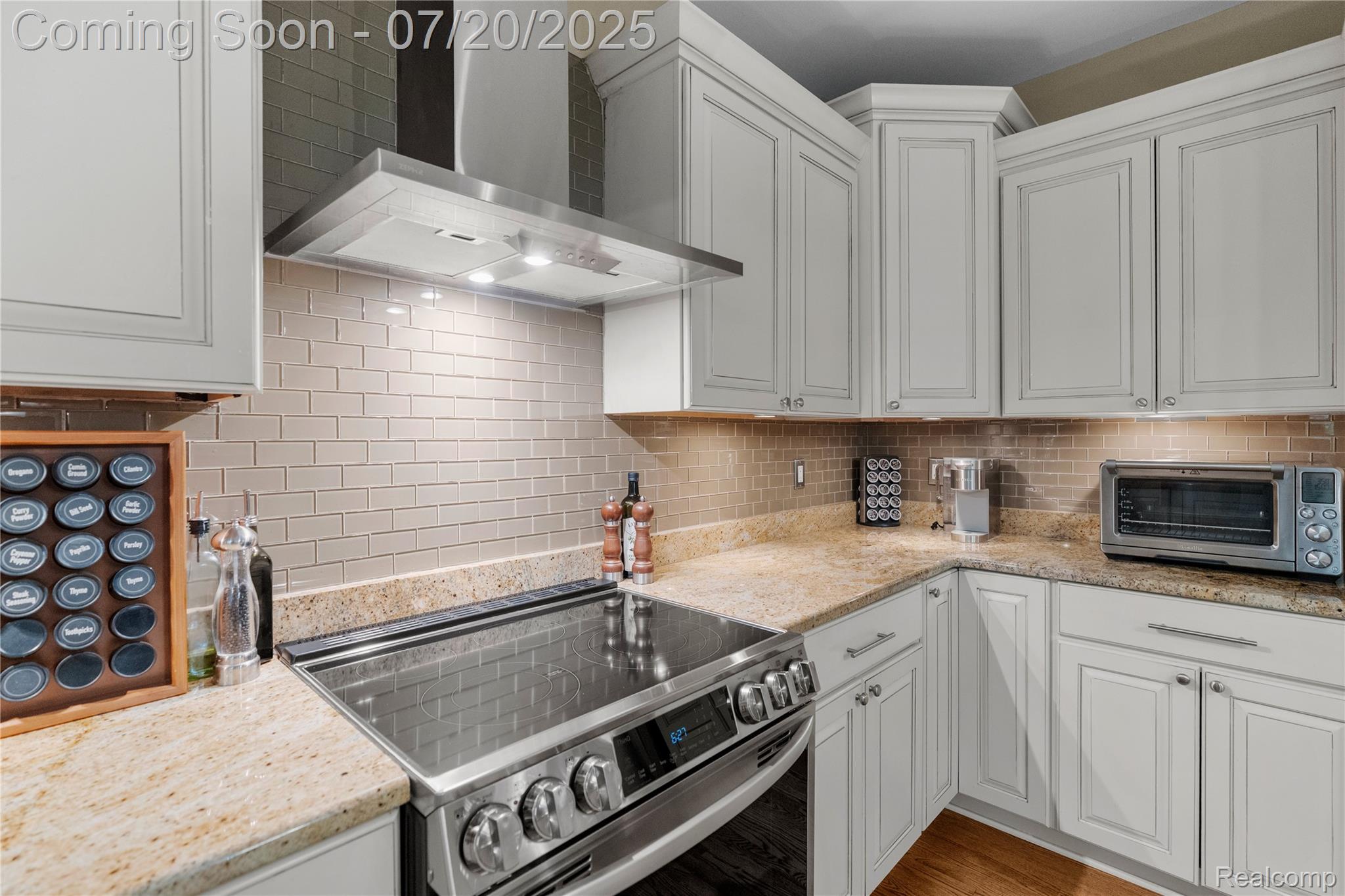 9589 Wellington Court