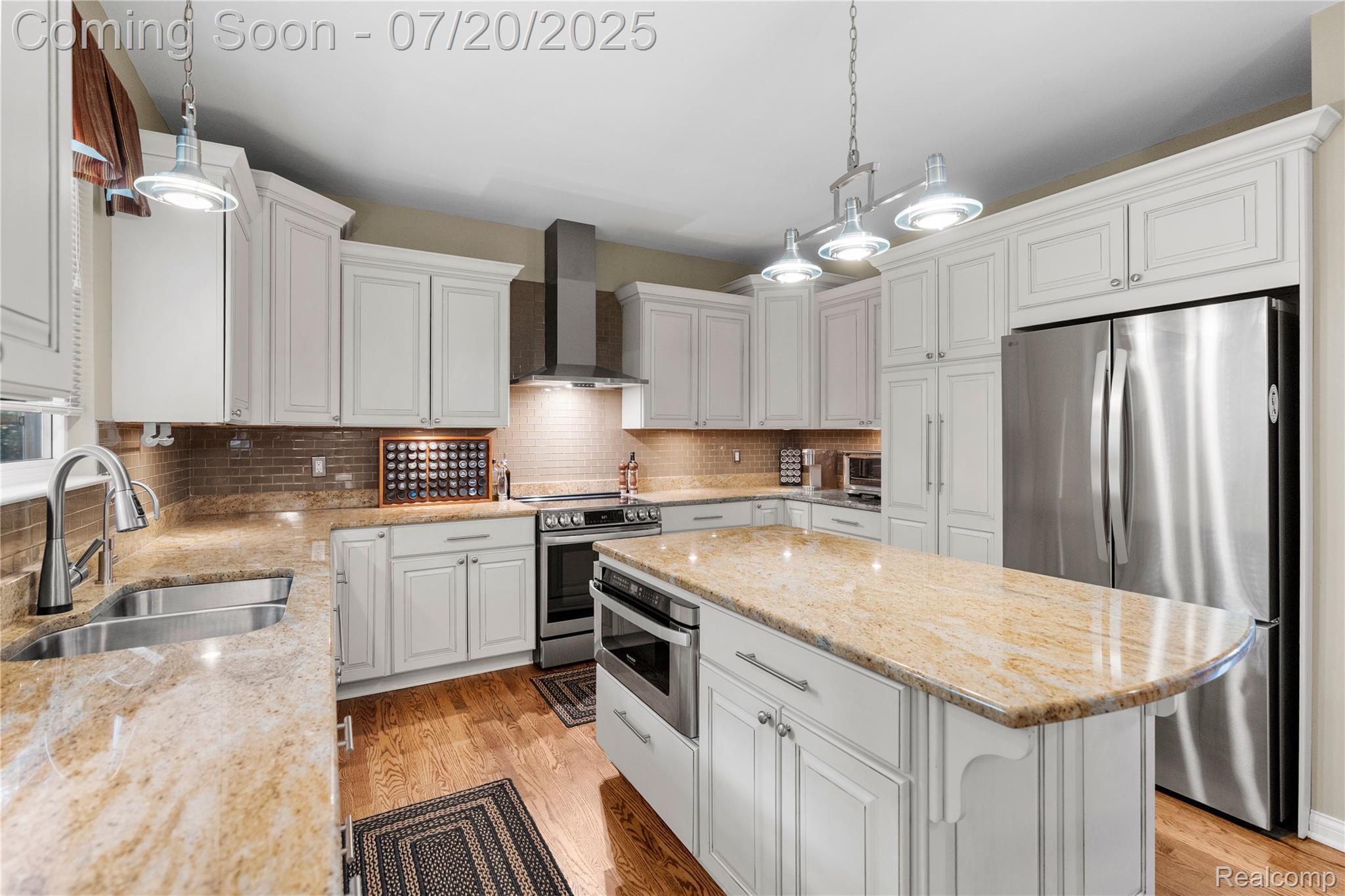 9589 Wellington Court