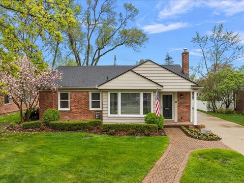 16981 Kirkshire Avenue Beverly Hills Village Oakland MI 48025