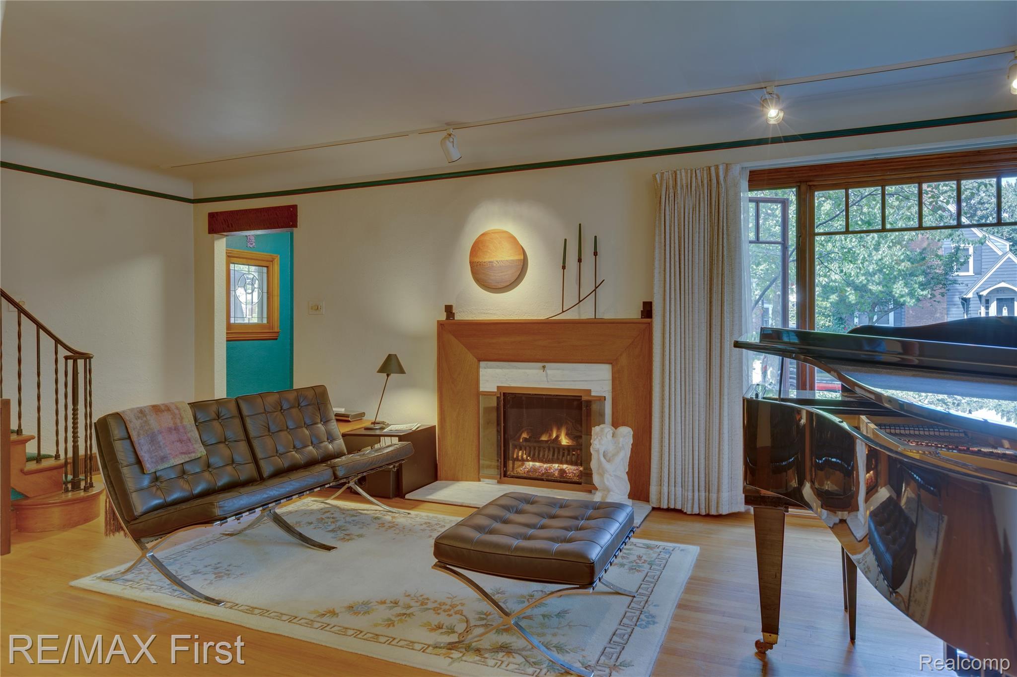 815 W Oakridge Street