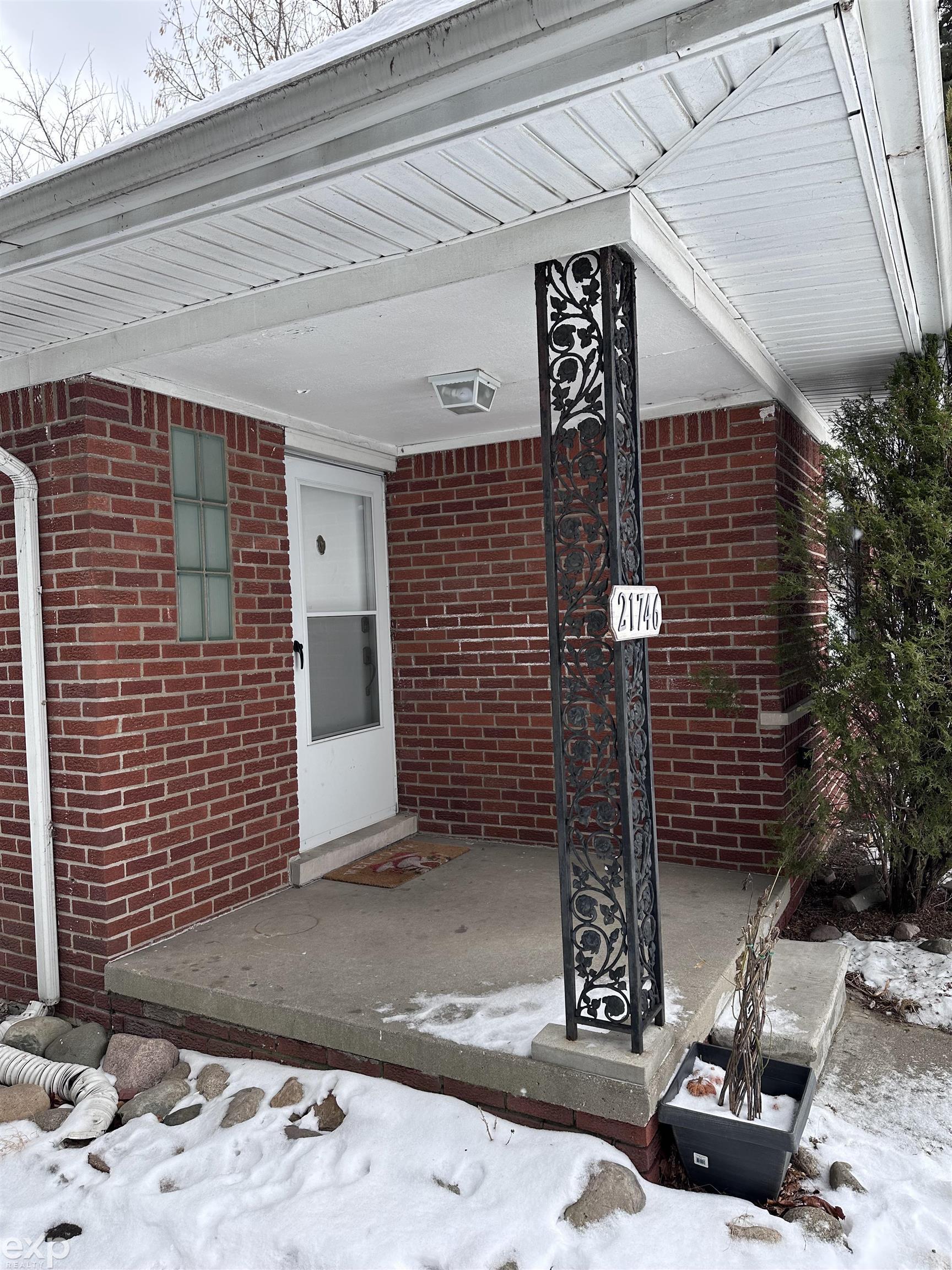 21746 Wellington Avenue