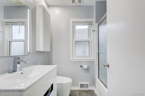 Tiny photo for 1060 W Hazelhurst Street, Ferndale City, MI 48220 (MLS # 20261021688)