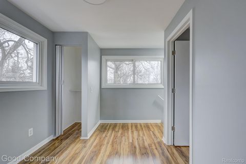 Tiny photo for 1060 W Hazelhurst Street, Ferndale City, MI 48220 (MLS # 20261021688)