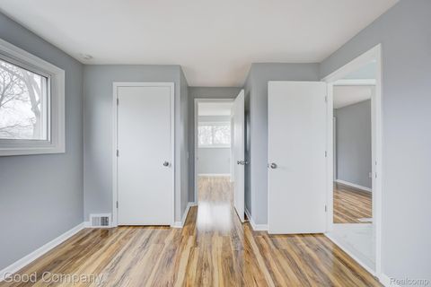 Tiny photo for 1060 W Hazelhurst Street, Ferndale City, MI 48220 (MLS # 20261021688)