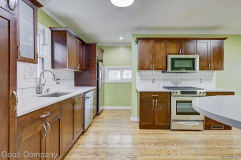 Tiny photo for 1060 W Hazelhurst Street, Ferndale City, MI 48220 (MLS # 20261021688)