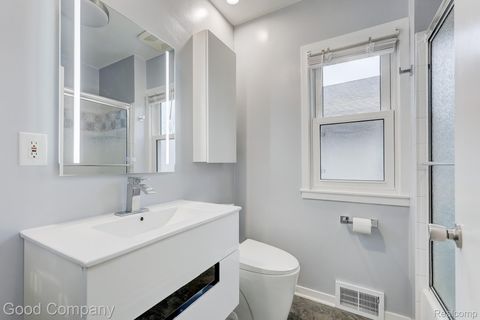 Tiny photo for 1060 W Hazelhurst Street, Ferndale City, MI 48220 (MLS # 20261021688)