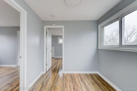 Tiny photo for 1060 W Hazelhurst Street, Ferndale City, MI 48220 (MLS # 20261021688)