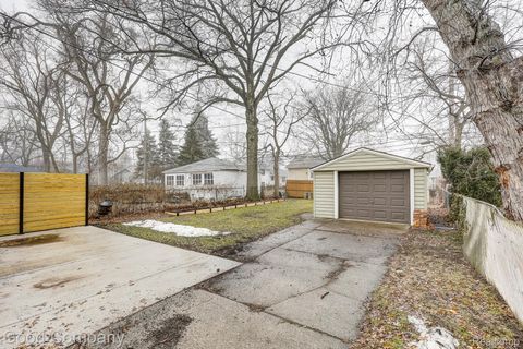 Tiny photo for 1060 W Hazelhurst Street, Ferndale City, MI 48220 (MLS # 20261021688)