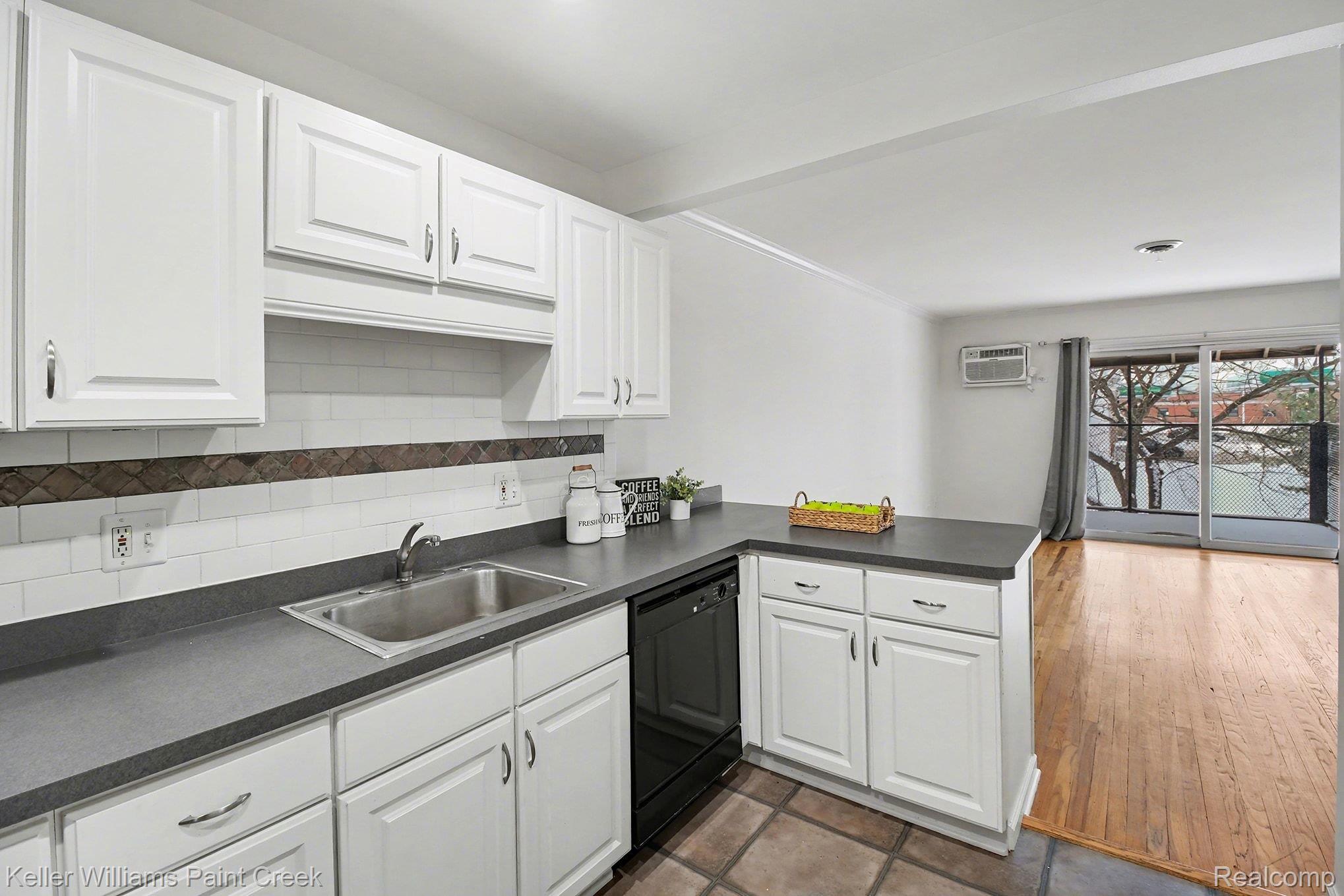 4715 Coolidge Highway 5