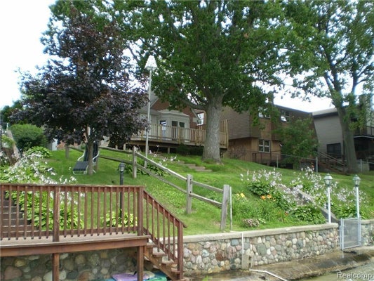2913 LANSDOWNE RD, WATERFORD, MI 48329 - Image 7701a4cb5b3fd1c3c2c52c5458c7a94a/3225732075