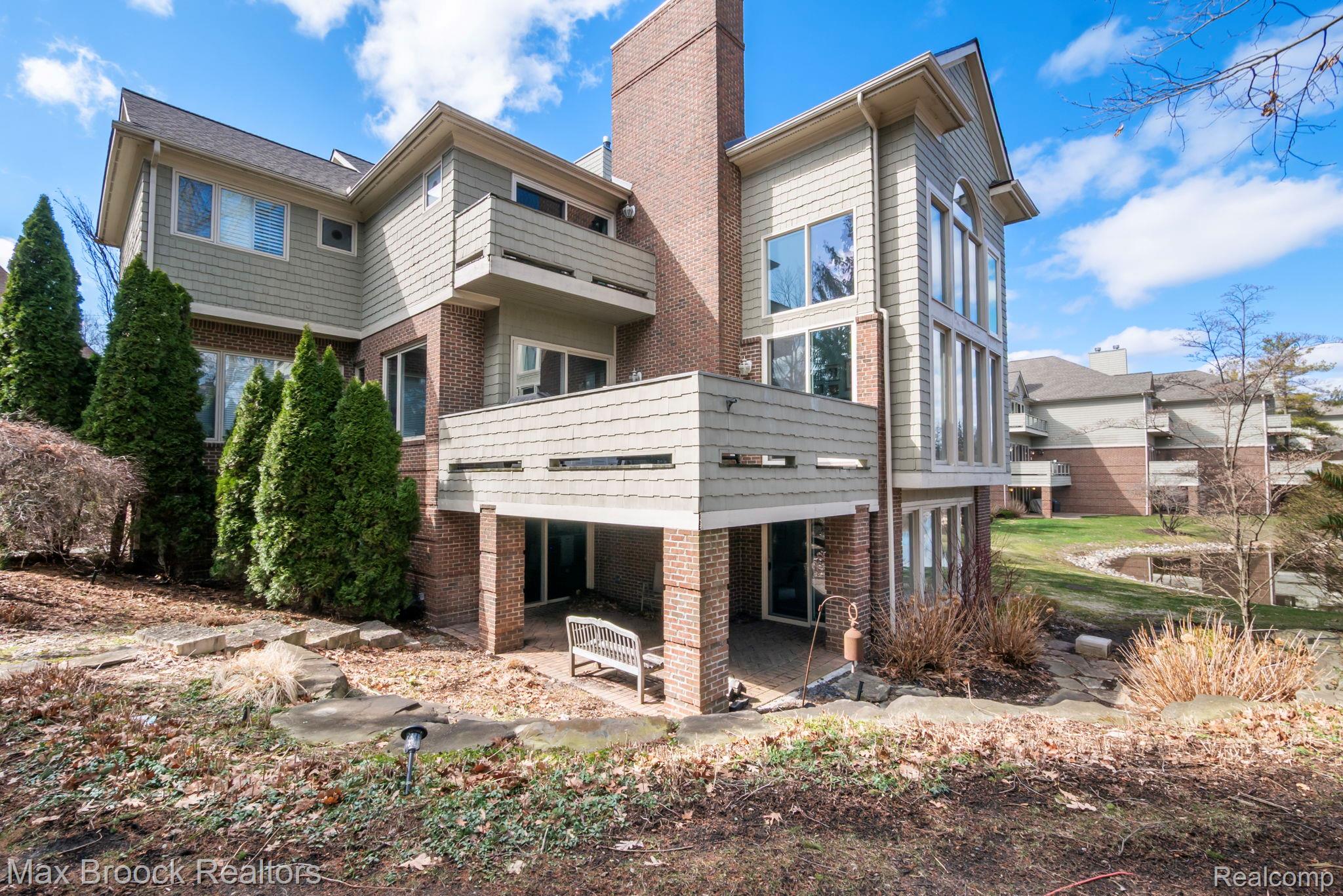 3828 PINE LAKE KNOLL Drive