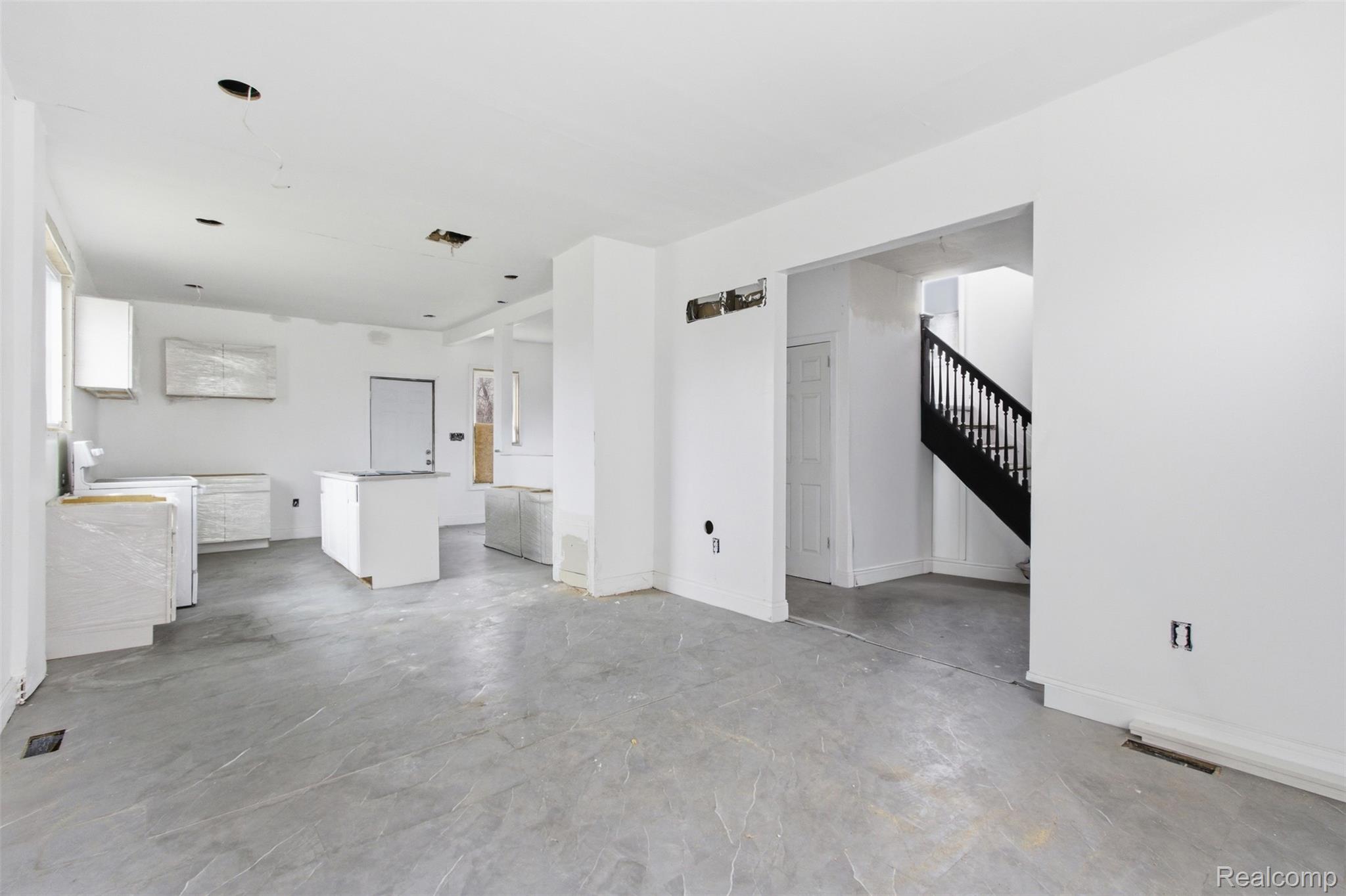 3109 E Canfield Street