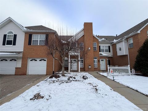 714 OLDE ENGLISH Circle Unit 30 Howell Township MI 48855