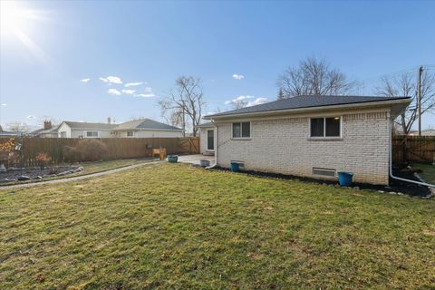 Tiny photo for 640 W Girard Avenue, Madison Heights City, MI 48071 (MLS # 81026009070)