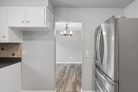 Tiny photo for 640 W Girard Avenue, Madison Heights City, MI 48071 (MLS # 81026009070)