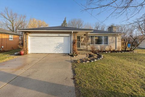 Tiny photo for 640 W Girard Avenue, Madison Heights City, MI 48071 (MLS # 81026009070)