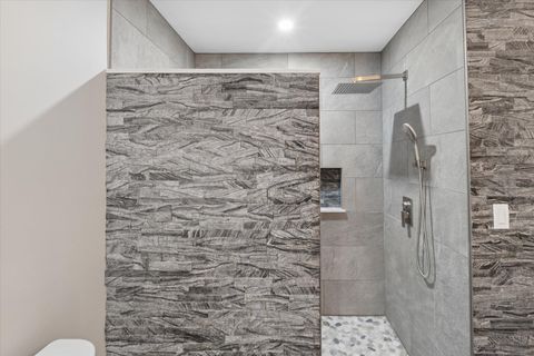 Tiny photo for 640 W Girard Avenue, Madison Heights City, MI 48071 (MLS # 81026009070)