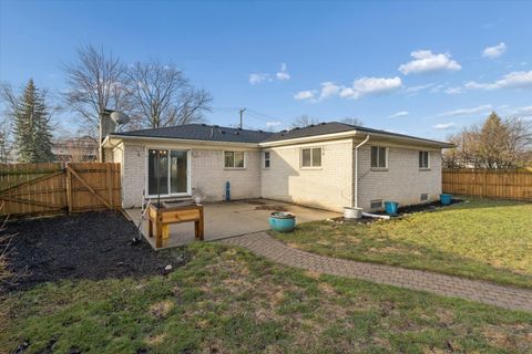Tiny photo for 640 W Girard Avenue, Madison Heights City, MI 48071 (MLS # 81026009070)