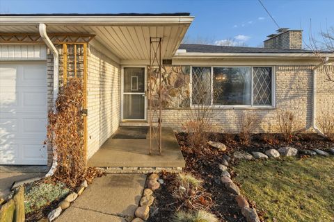 Tiny photo for 640 W Girard Avenue, Madison Heights City, MI 48071 (MLS # 81026009070)