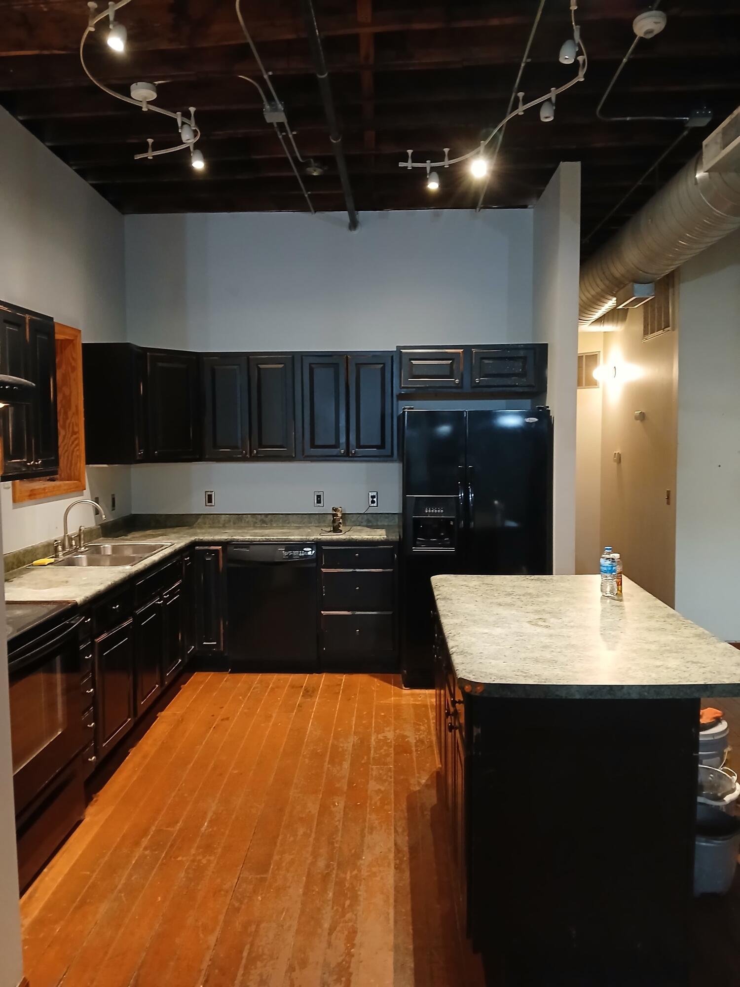 42 W Chicago Street