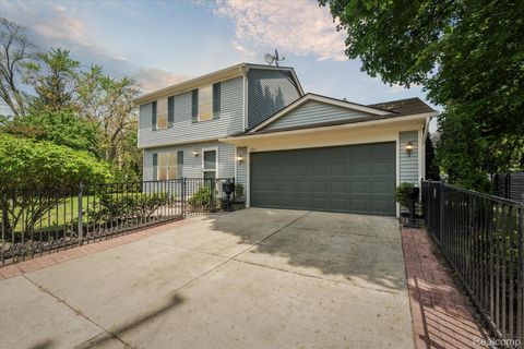 1011 Knowles Street Royal Oak City MI 48067