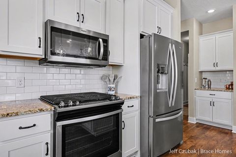 Tiny photo for 6737 Windsor Ridge Court NE #8, Plainfield Charter Township, MI 49341 (MLS # 65026005978)