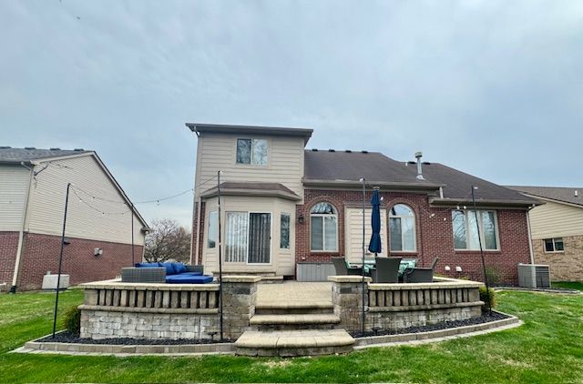 8535 LILLIAN Drive