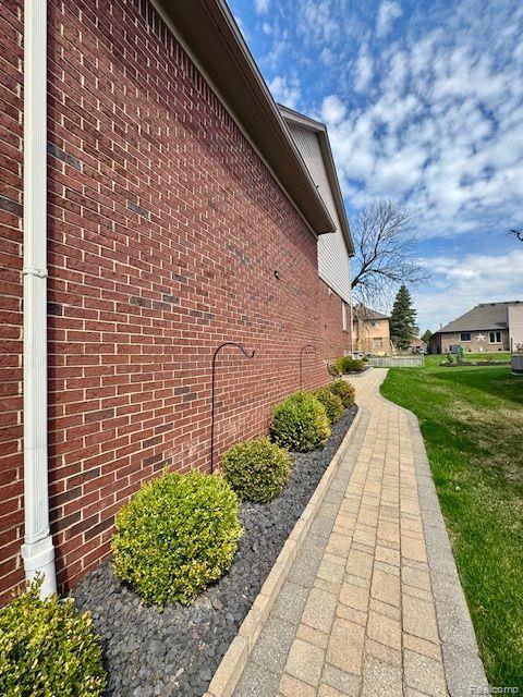 8535 LILLIAN Drive