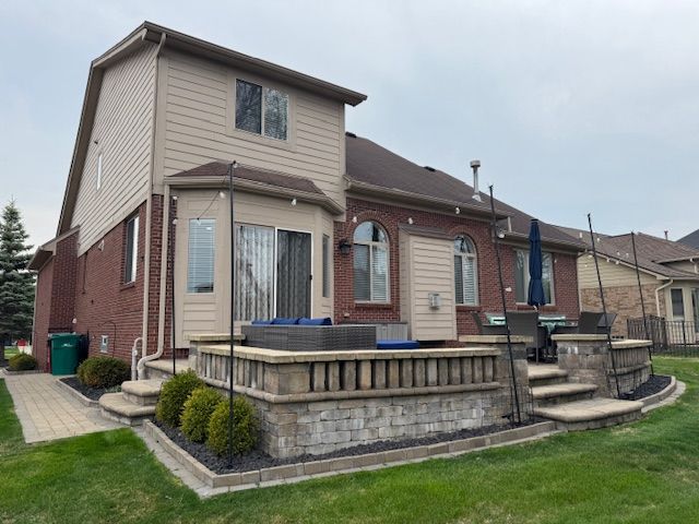 8535 LILLIAN Drive