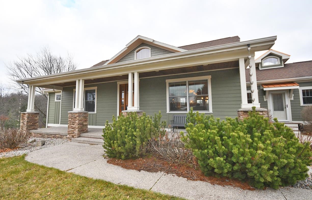 11007 S Rolling Meadows Drive