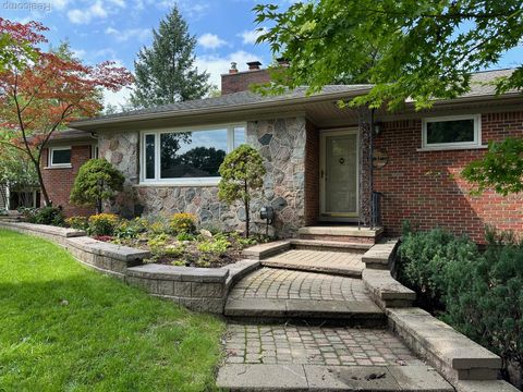 1700 Hamilton Drive Bloomfield Hills City MI 48302