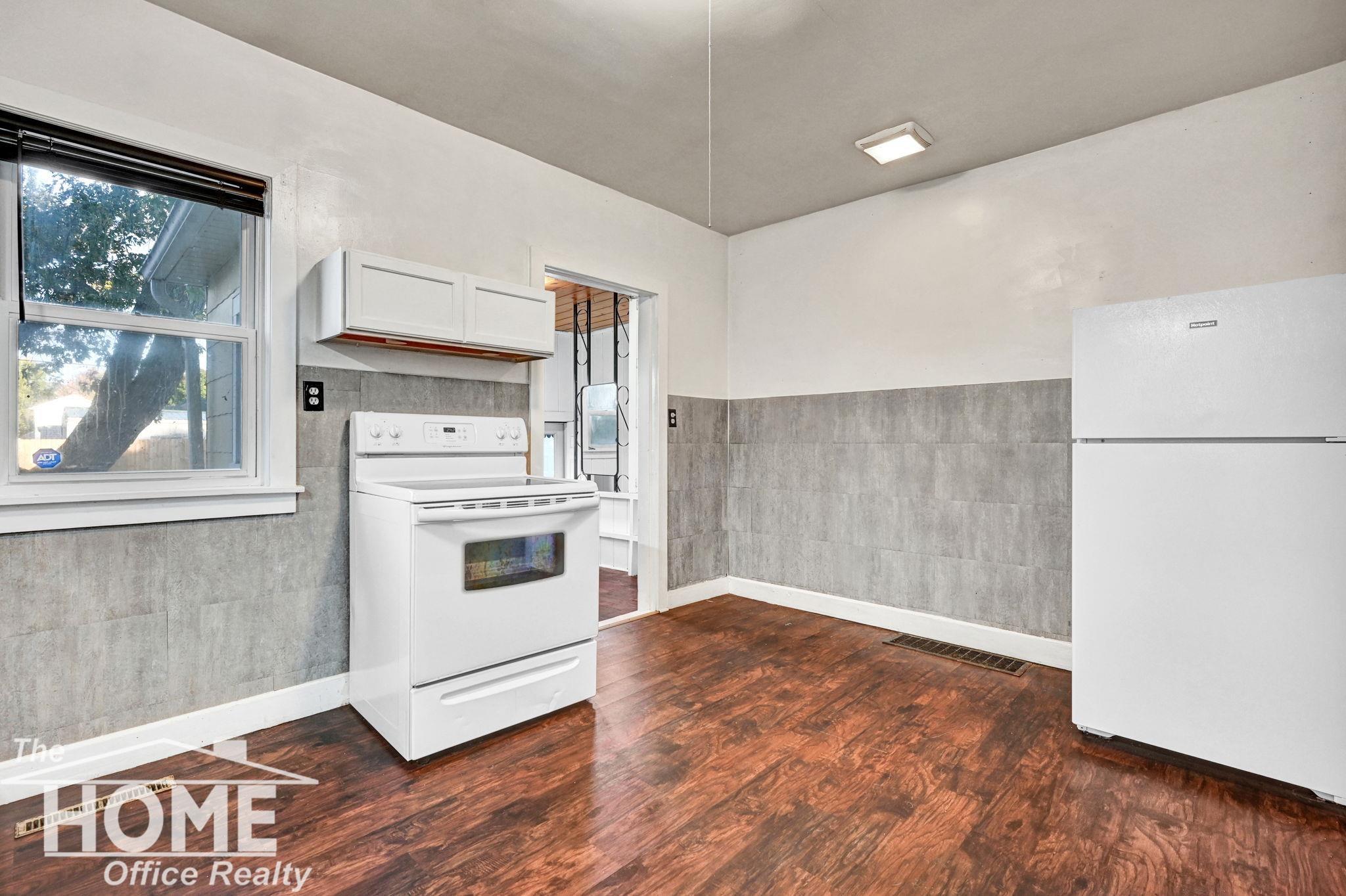 809 Grand Avenue