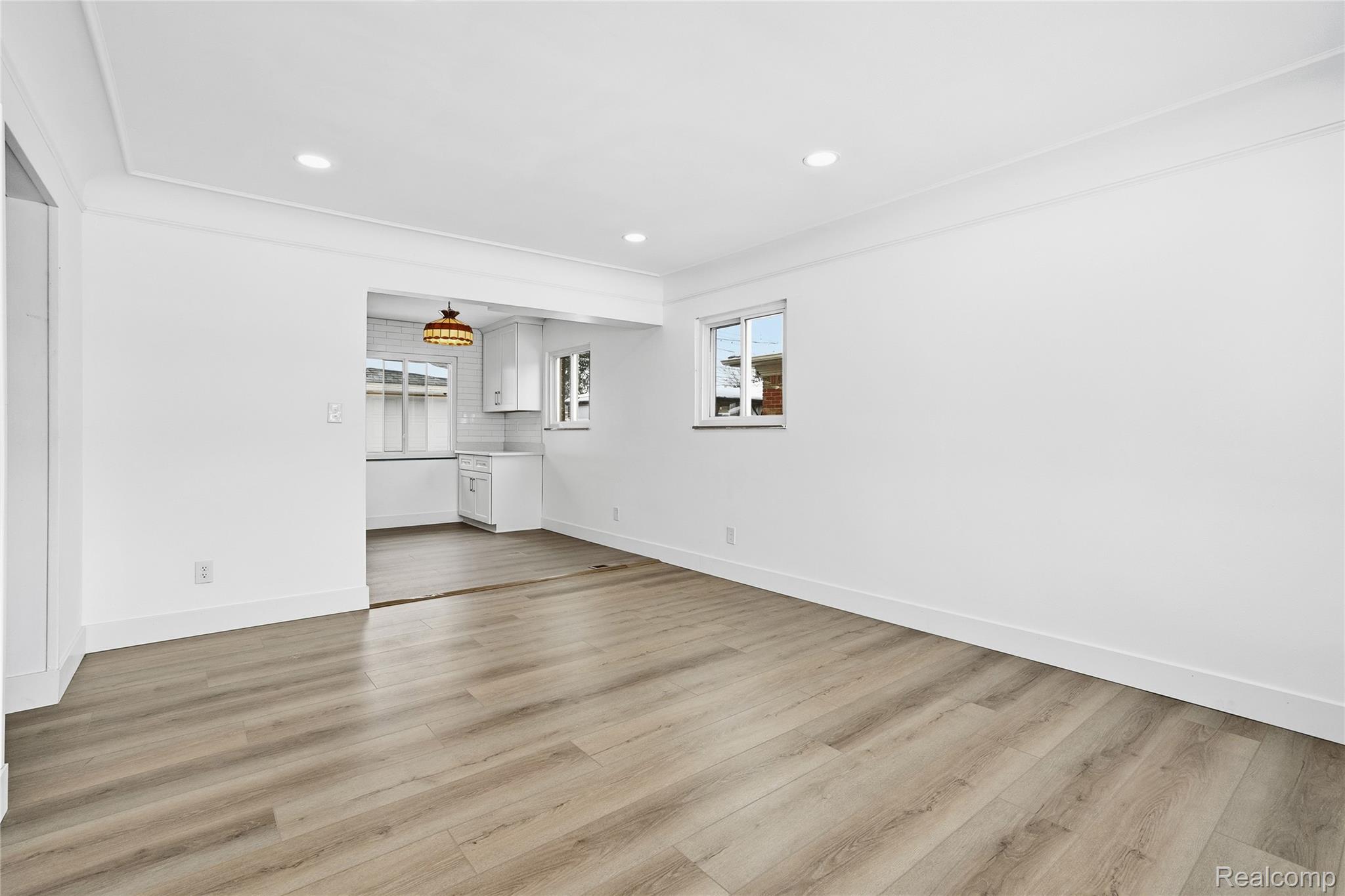 20886 Crestmont Lane