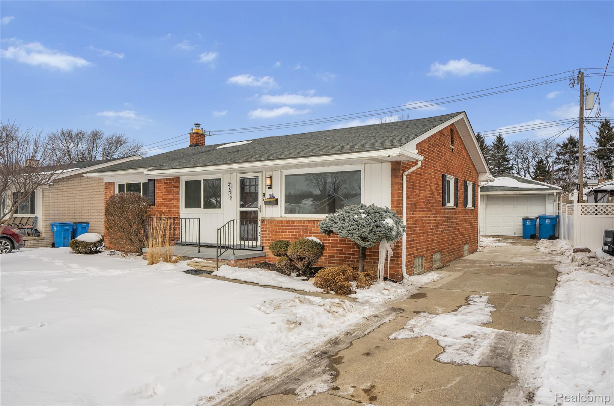 20886 Crestmont Lane