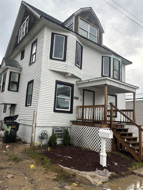 Photo of 9940 Charlevoix Street, Detroit City, MI 48214 (MLS # 20261022543)