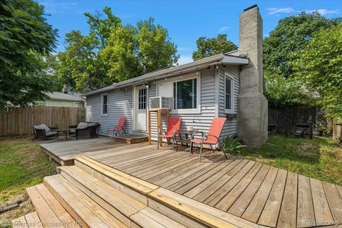 2925 Seebaldt Avenue Waterford Charter Township MI 48329