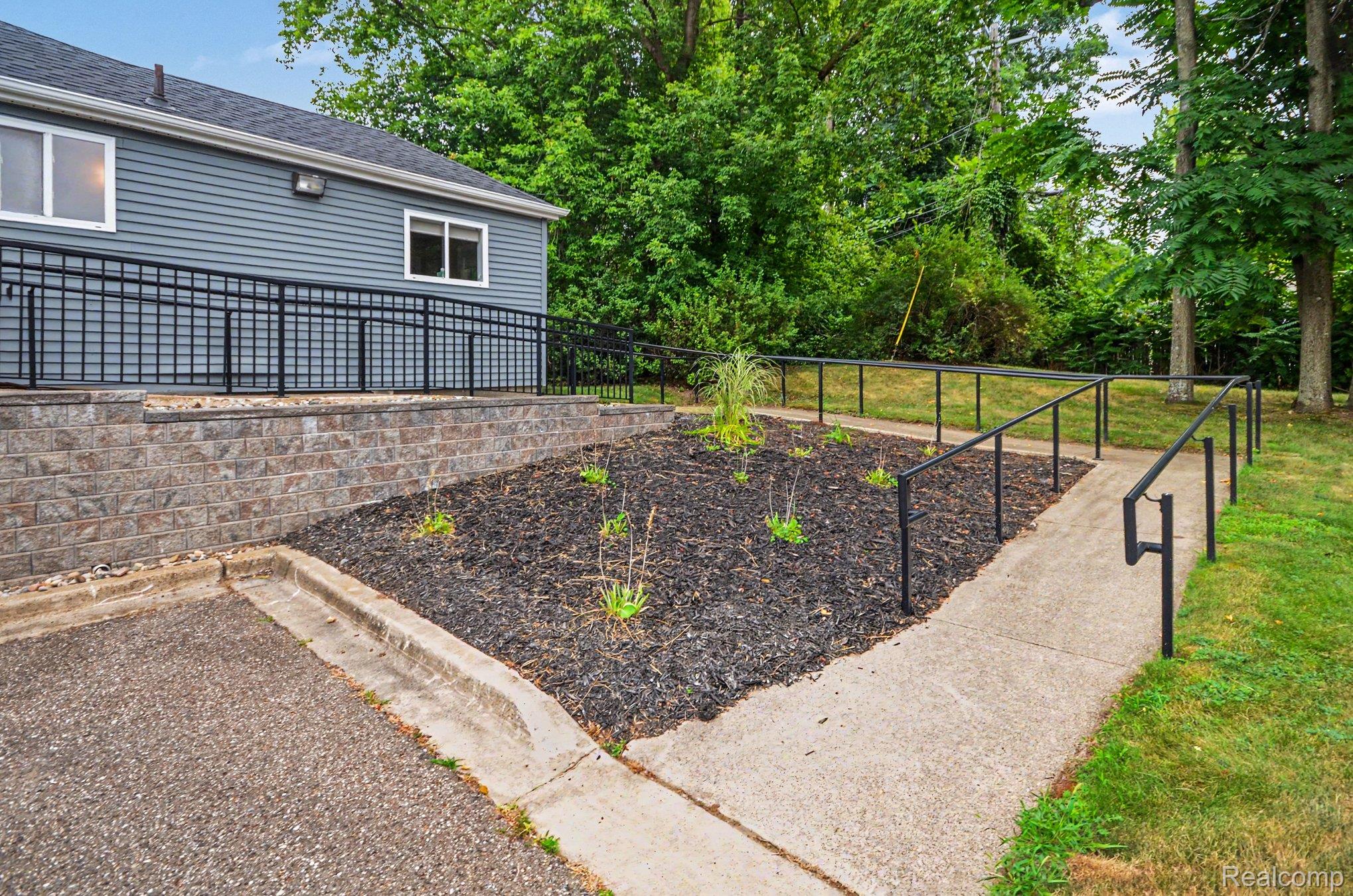 3821 Elizabeth Lake Road