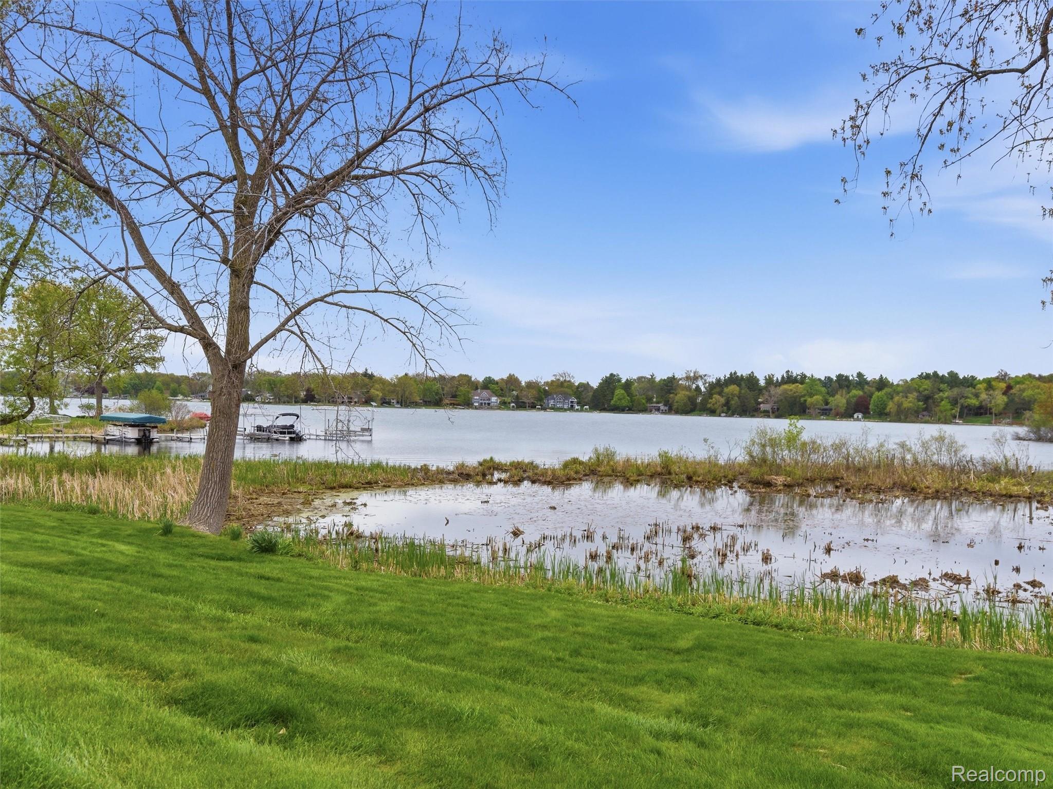 23 Chateaux Du Lac