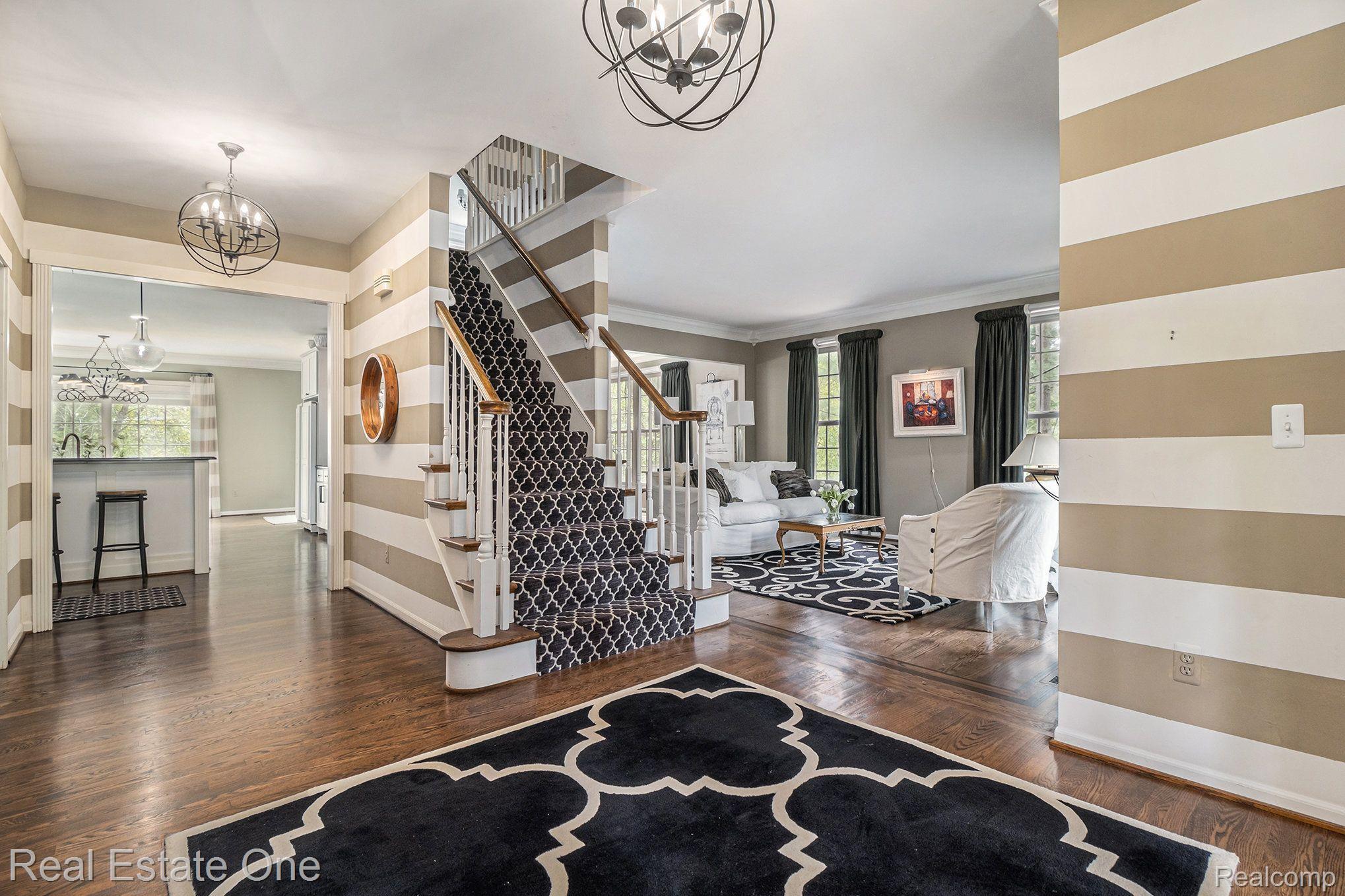 975 PINE NEEDLE Trail