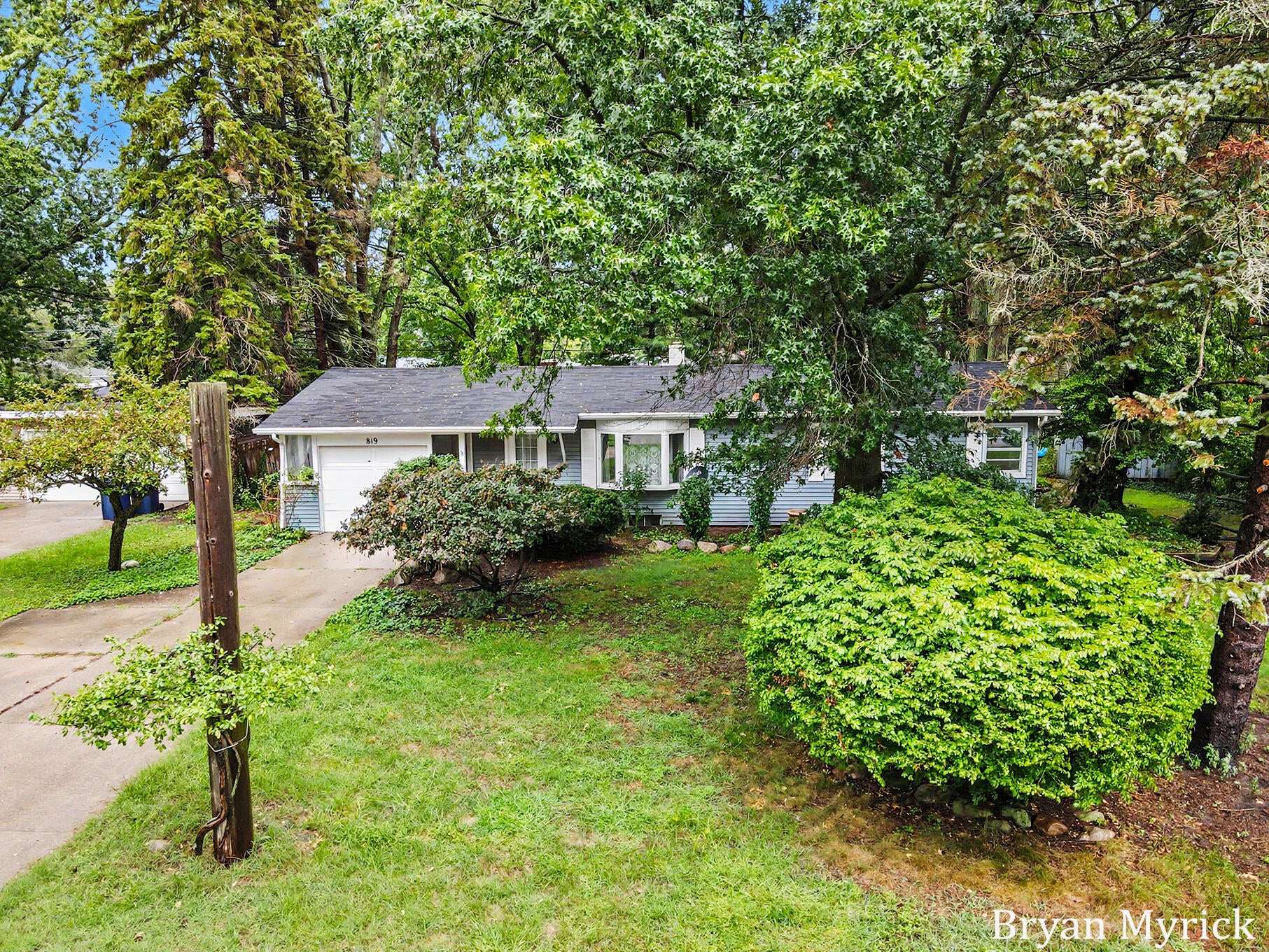 819 W 25th Street