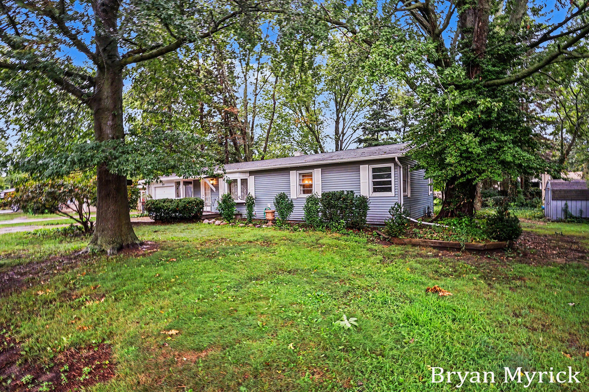 819 W 25th Street