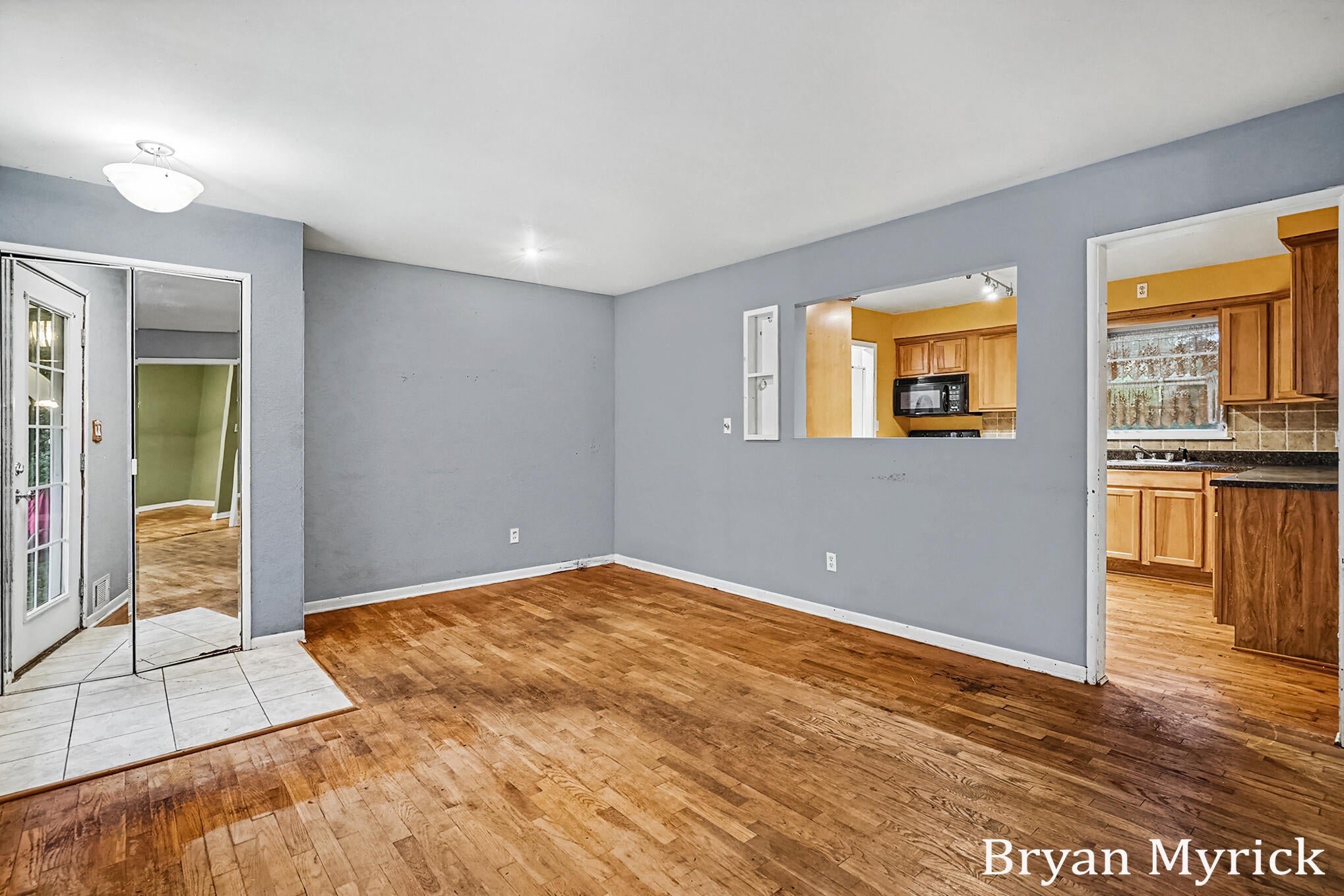 819 W 25th Street