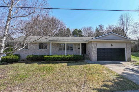 Photo of 735 Huntington Road, Grand Blanc City, MI 48439 (MLS # 5050203973)