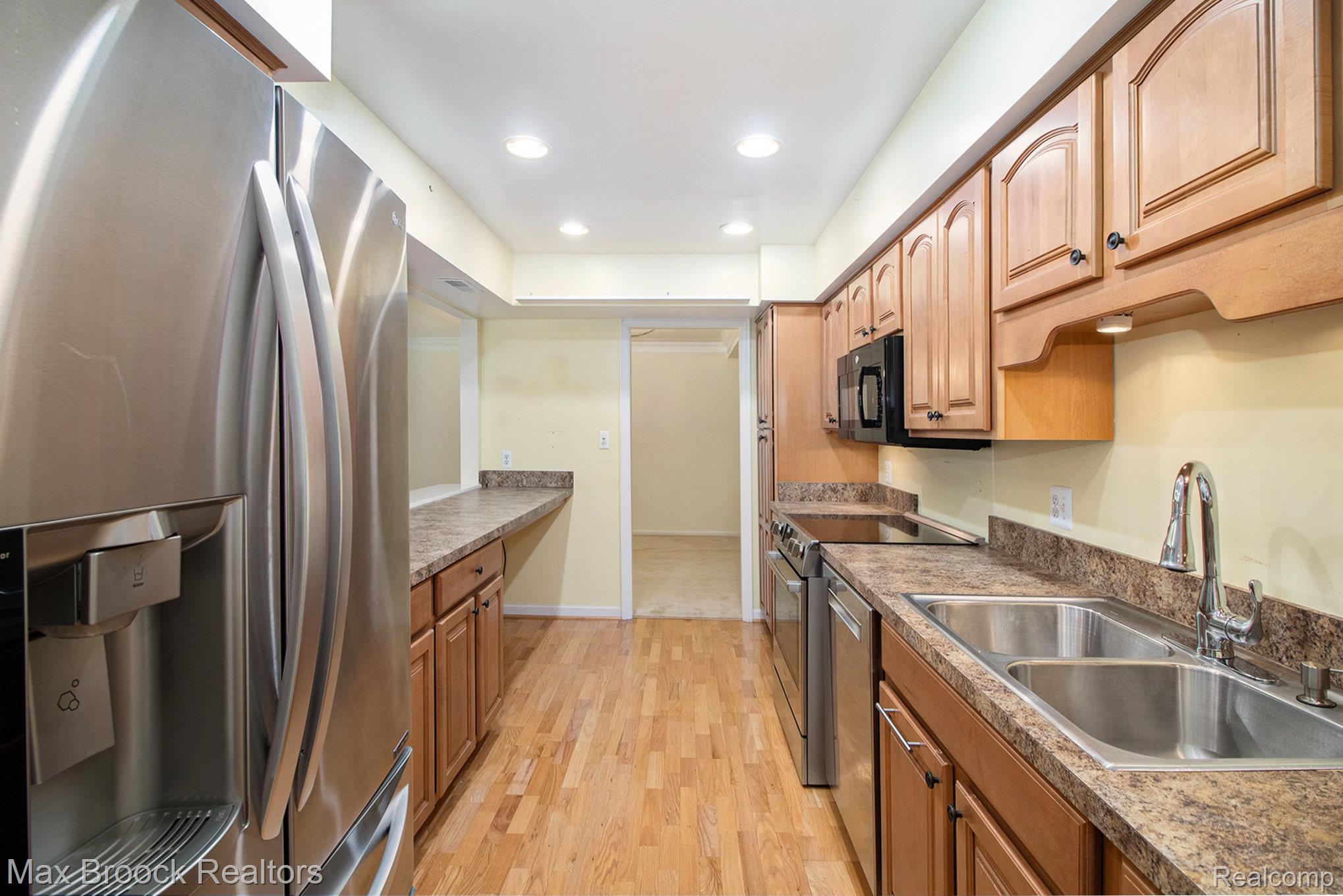 19710 W 13 Mile Road 105