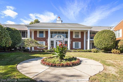 19710 W 13 Mile Road 105 Beverly Hills Village MI 48025