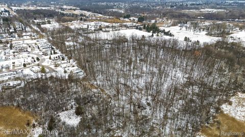 Tiny photo for 2670 E Maple Road, Milford Charter Township, MI 48381 (MLS # 20261002918)