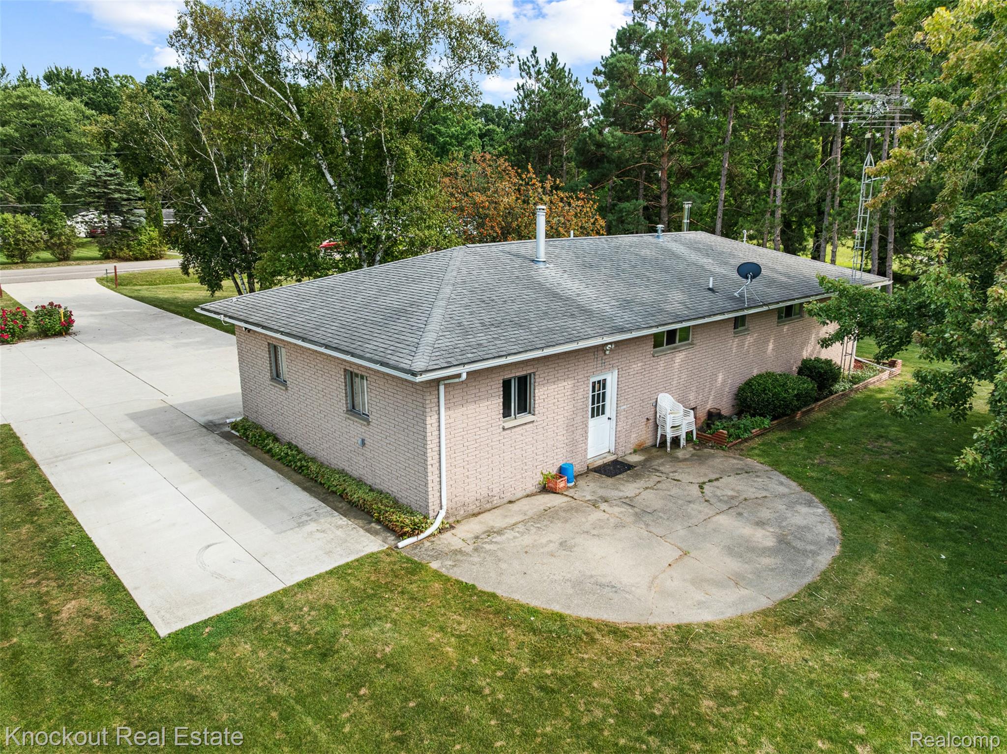 8439 Lewis Road