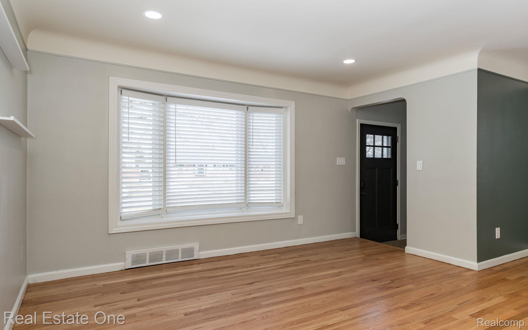 421 W Sunnybrook Drive